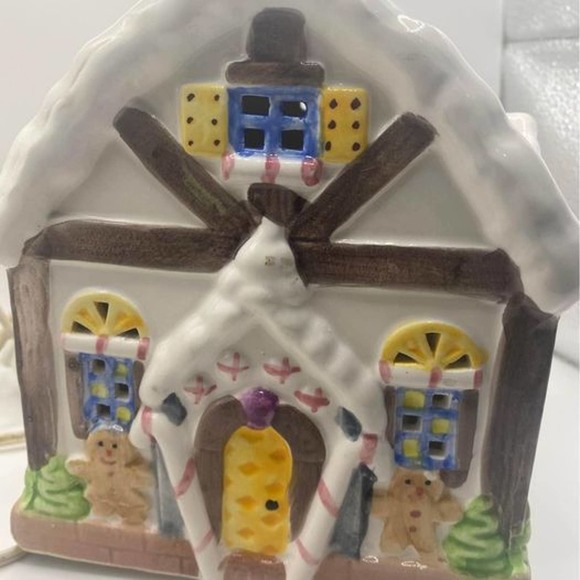 Vintage Mid Century Christmas Village Gingerbread House Lamp - Picture 3 of 5